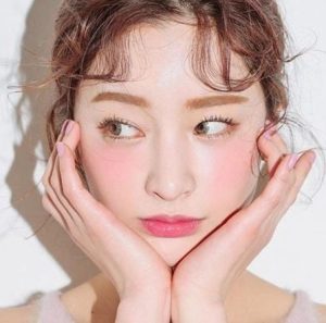 Soft Pink Lipsticks for Cute Makeup Looks