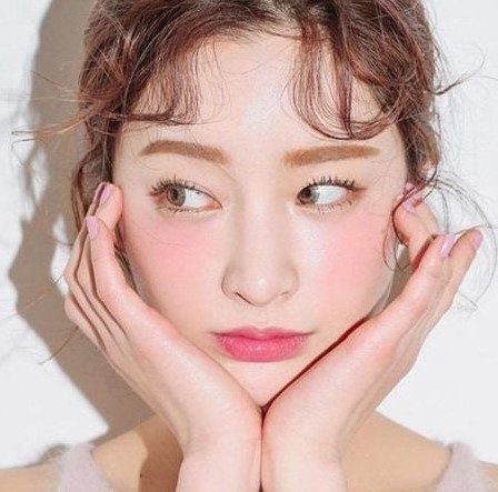 Soft Pink Lipsticks for Cute Makeup Looks